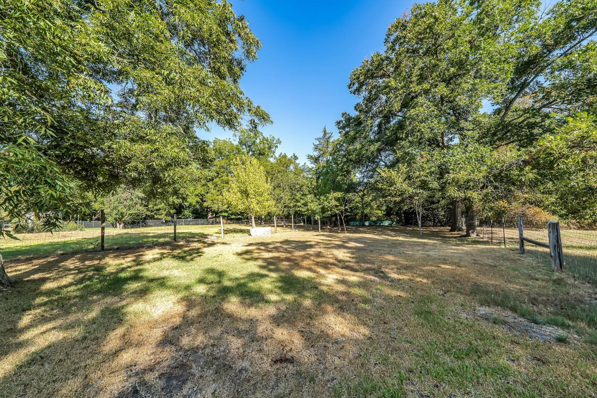 The Green Emerald Brenham Exterior foto